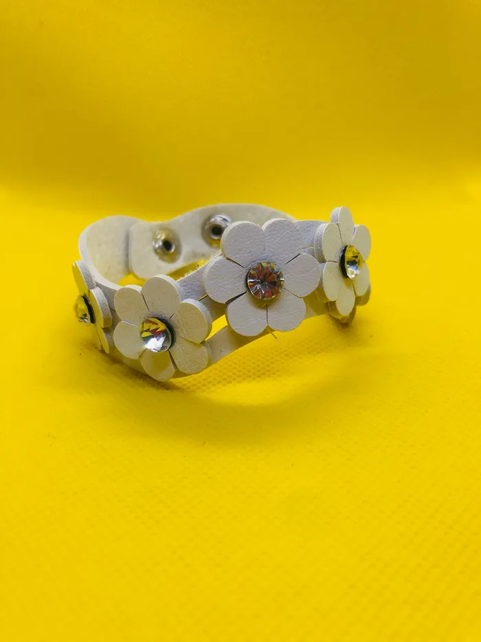 Vibrators Up4Drea White bracelet flower pattern