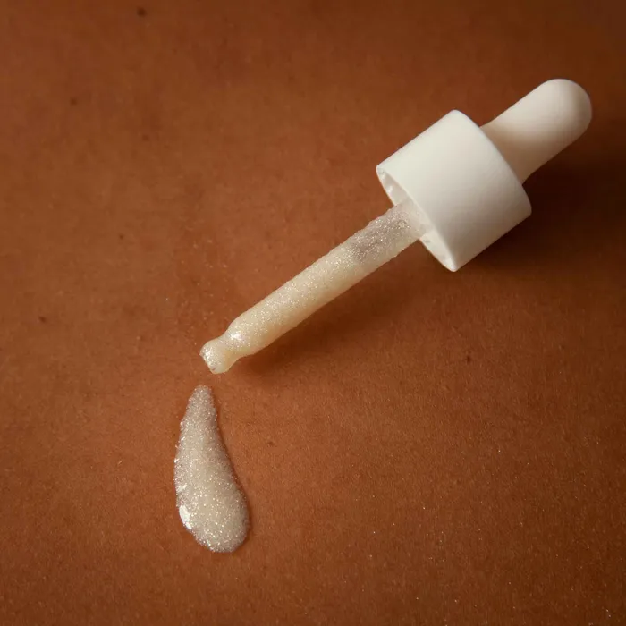 Slow Sex Hair and Skin Shimmer Dry Oil Bijoux Indiscrets Couples